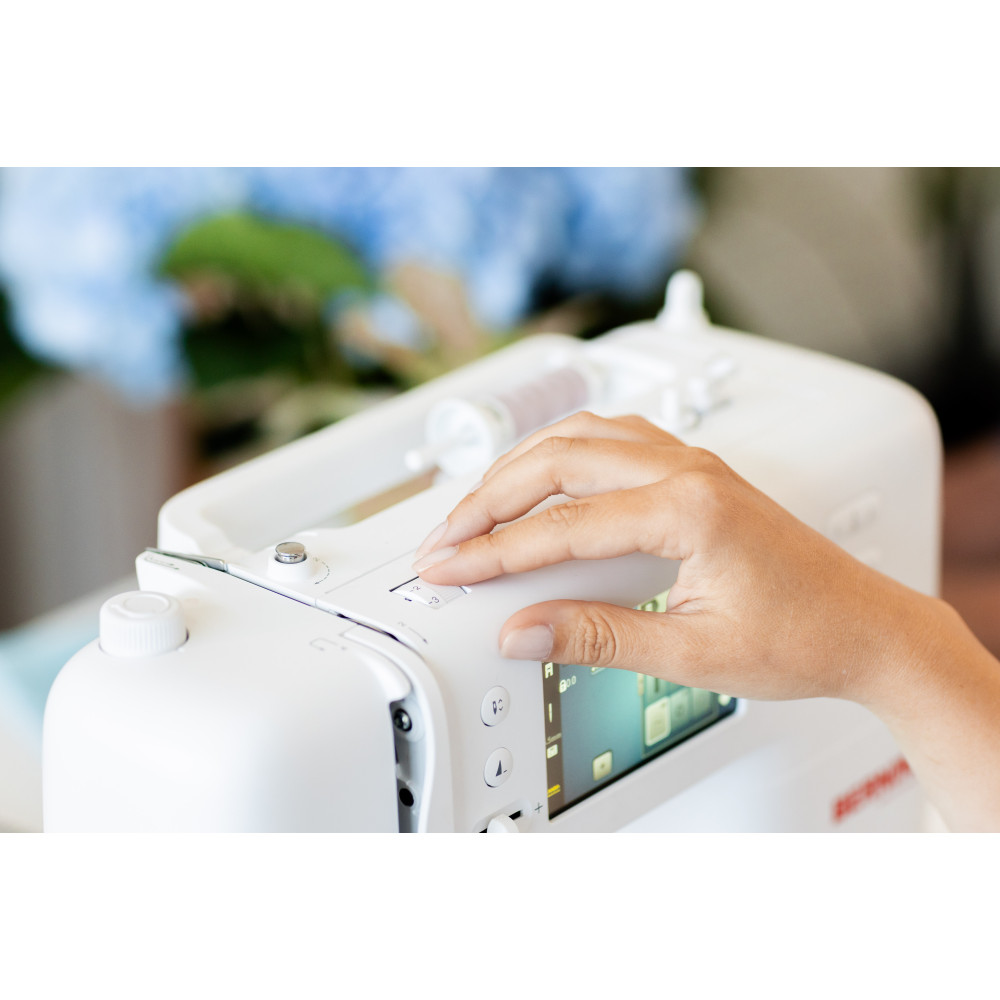 Bernina B 335 Computerised Sewing Machine